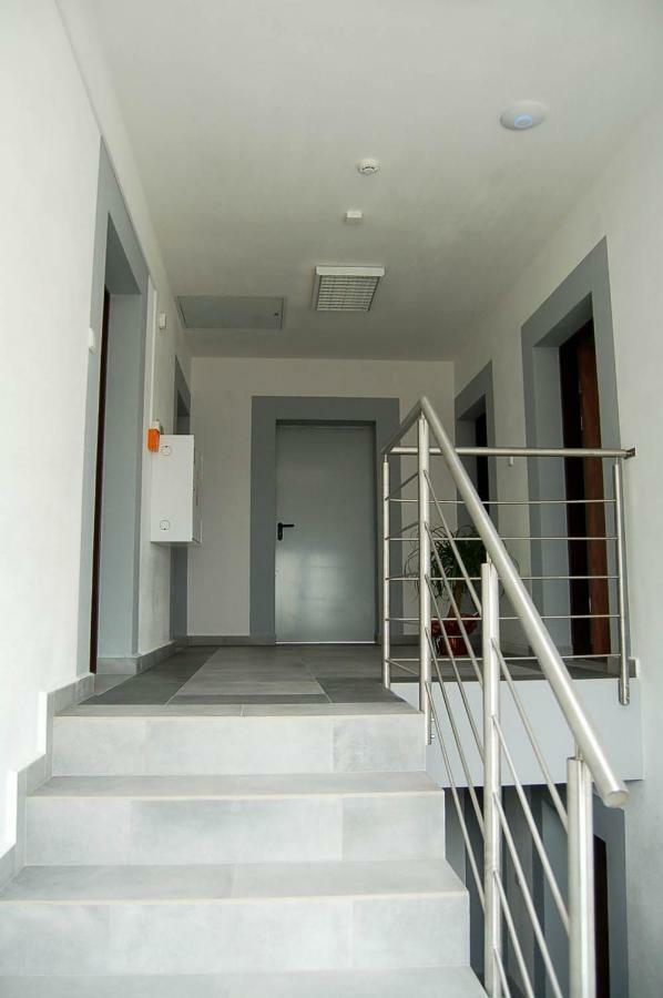 Hotel L26 Lopuszanska Varsavia Esterno foto