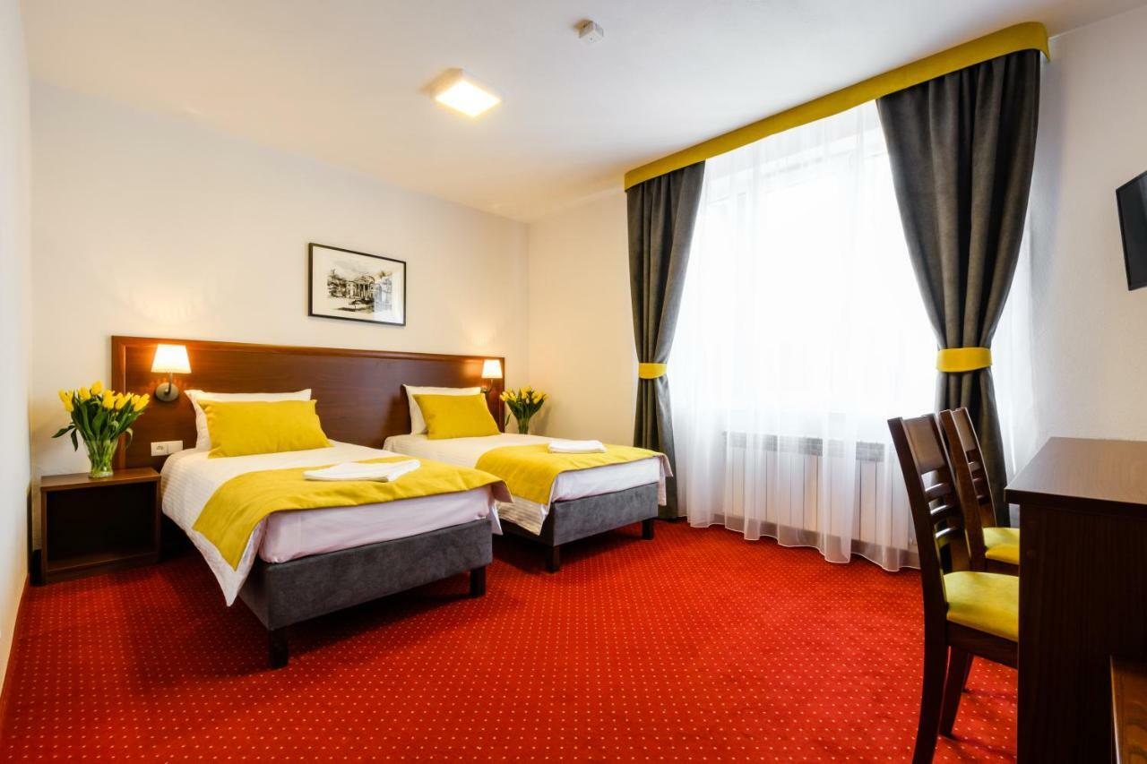Hotel L26 Lopuszanska Varsavia Esterno foto